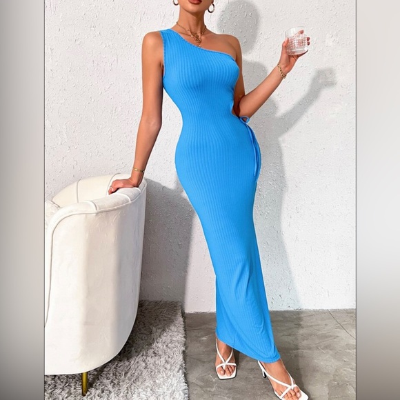 Cloud nine dress - Picture 1 of 3